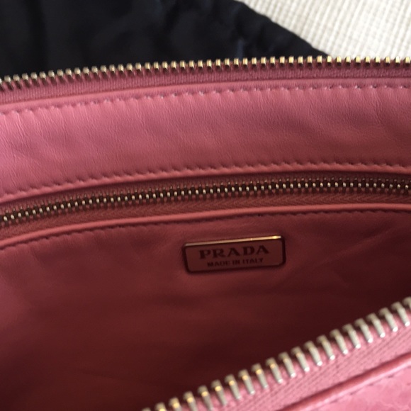 Pink python clutch. In excellent condition. - Picture 5 of 5